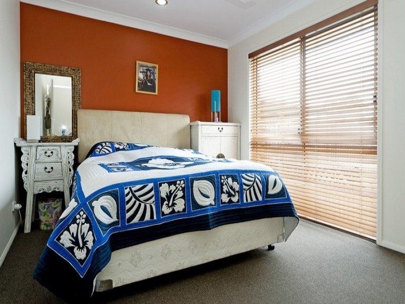 27 Manra Way, Pacific Pines QLD 4211