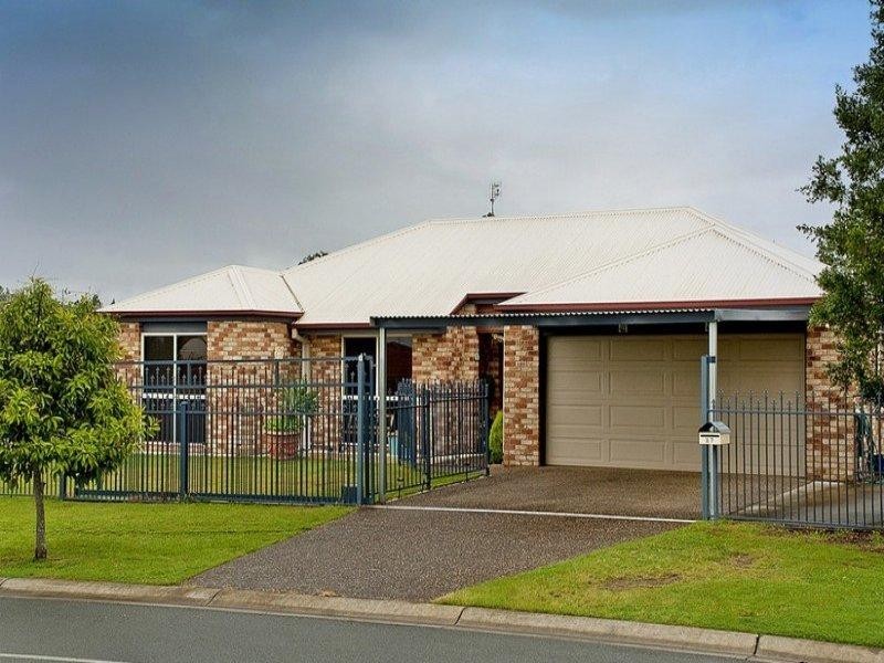 27 Manra Way, Pacific Pines QLD 4211