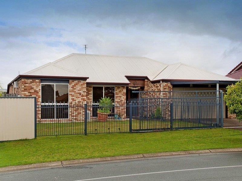 27 Manra Way, Pacific Pines QLD 4211