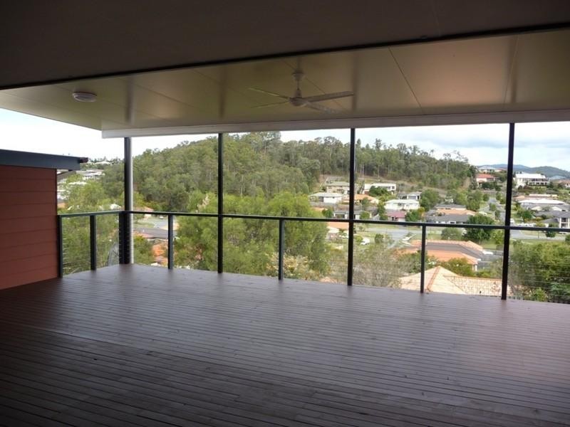 27 Manra Way, Pacific Pines QLD 4211