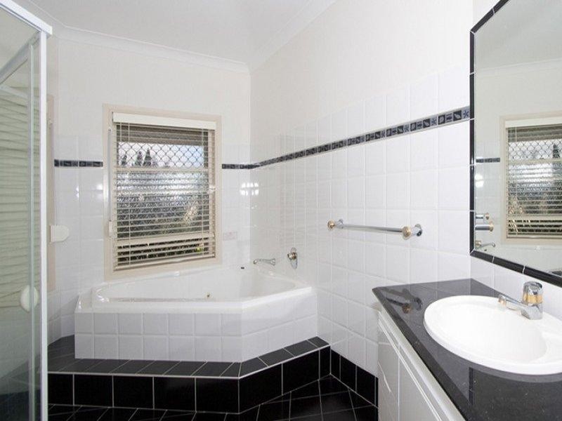 22 Parkwater Terrace, Helensvale QLD 4212