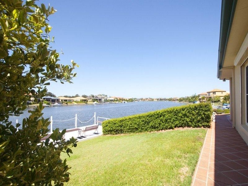 22 Parkwater Terrace, Helensvale QLD 4212