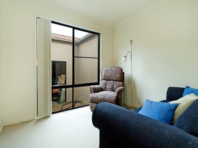 32/24 Amsonia Court, Arundel QLD 4214