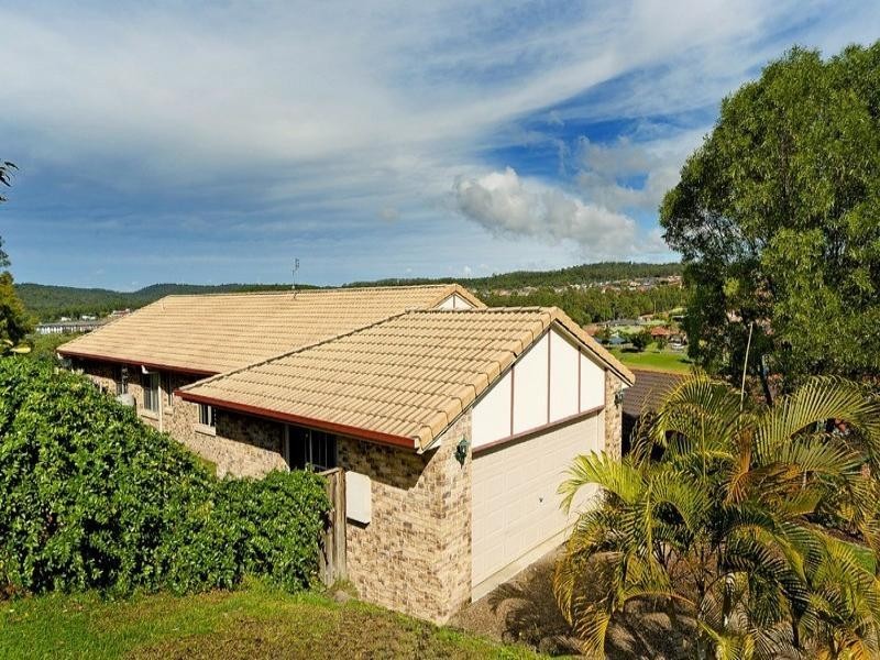 13 Henderson Rise, Pacific Pines QLD 4211