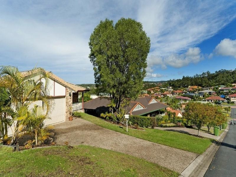 13 Henderson Rise, Pacific Pines QLD 4211