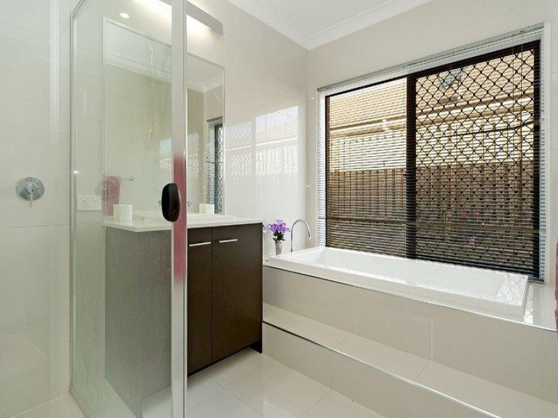 46 Faraday Crescent, Pacific Pines QLD 4211