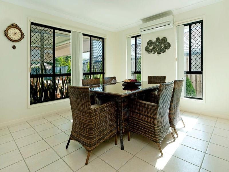 5 Taske Rise, Pacific Pines QLD 4211