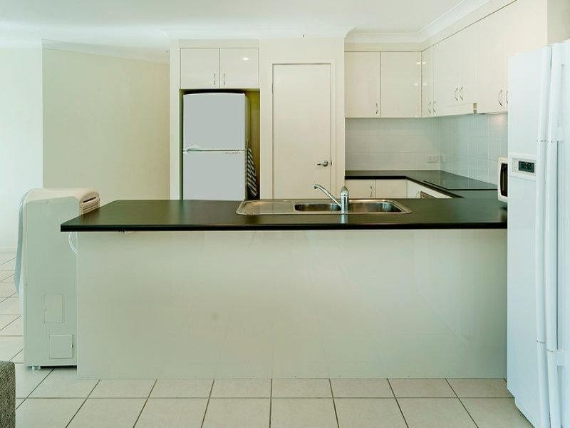 5 Taske Rise, Pacific Pines QLD 4211