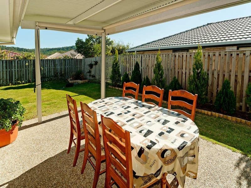 5 Taske Rise, Pacific Pines QLD 4211