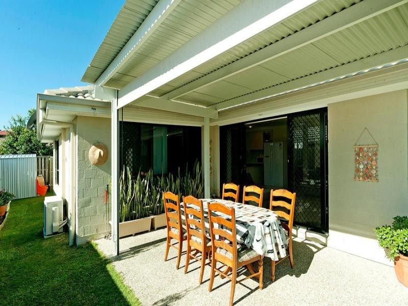 5 Taske Rise, Pacific Pines QLD 4211