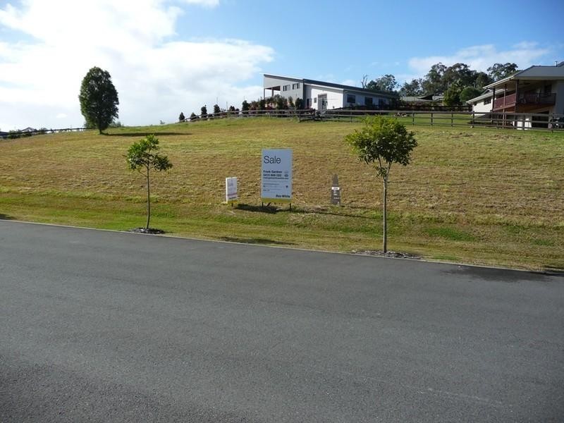 14 Greenacre Way, Maudsland QLD 4210