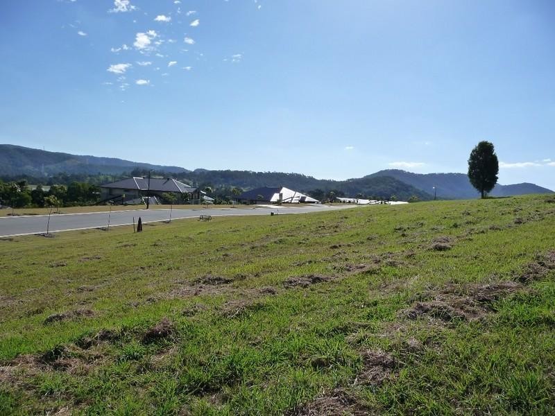 14 Greenacre Way, Maudsland QLD 4210