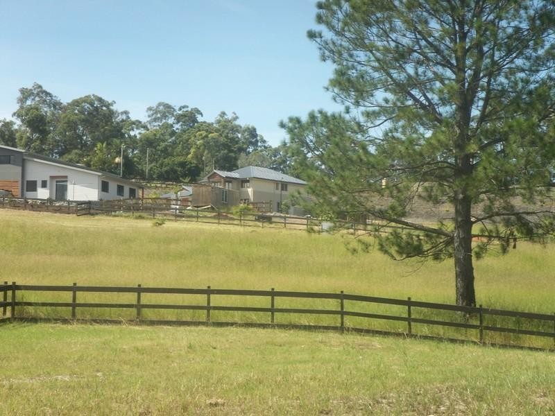 11 Greenacre Way, Maudsland QLD 4210