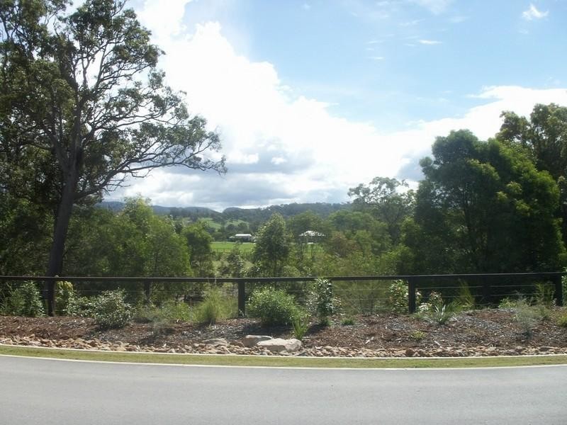 11 Greenacre Way, Maudsland QLD 4210