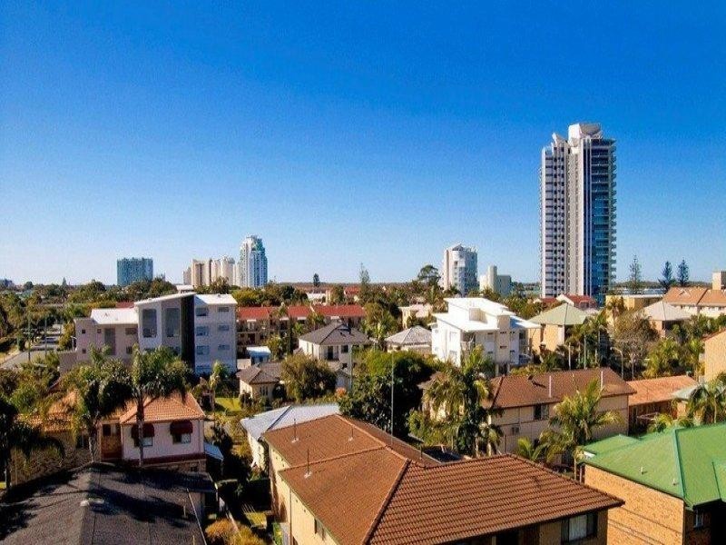 8 +8a + 10 Ahern Street, Labrador QLD 4215