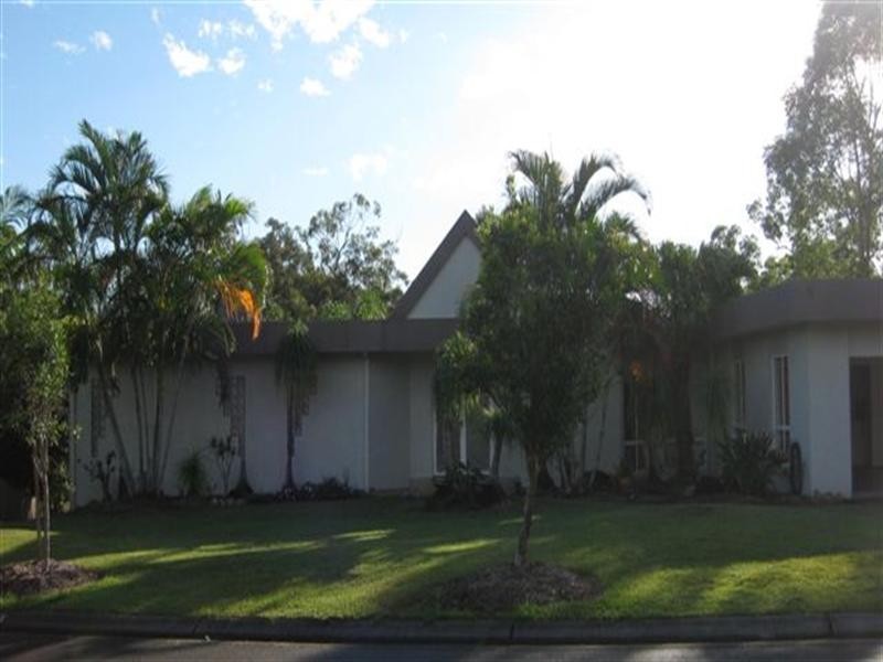 16 Oregon Way, Oxenford QLD 4210