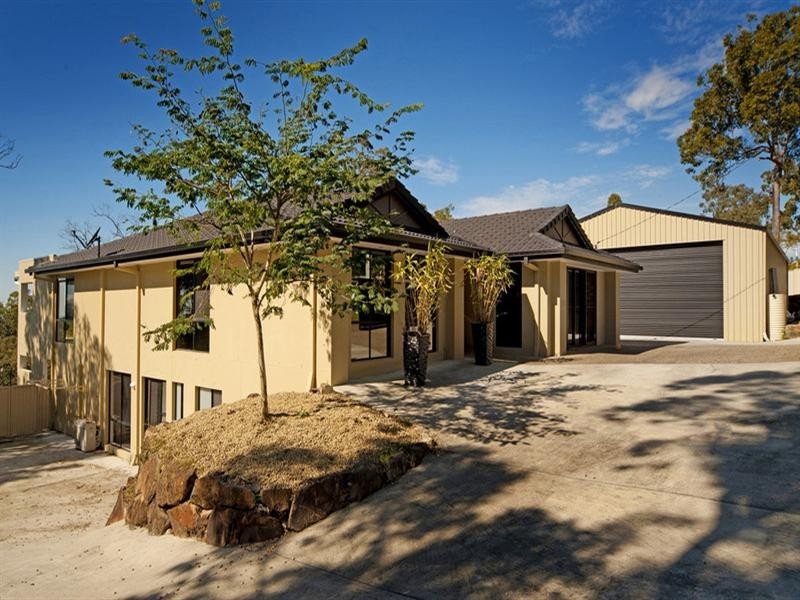 64 Castle Hill Drive South, Gaven QLD 4211