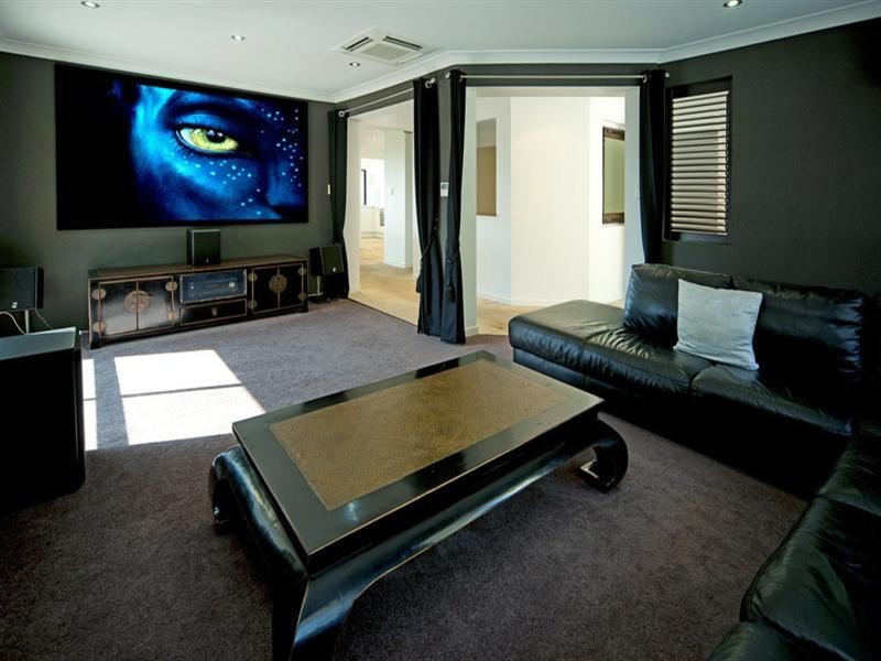 64 Castle Hill Drive South, Gaven QLD 4211