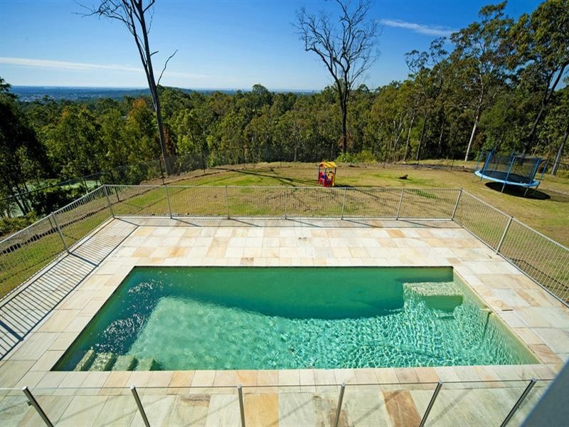 64 Castle Hill Drive South, Gaven QLD 4211