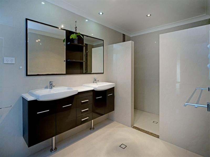 64 Castle Hill Drive South, Gaven QLD 4211