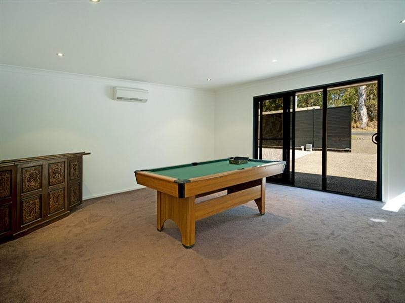 64 Castle Hill Drive South, Gaven QLD 4211