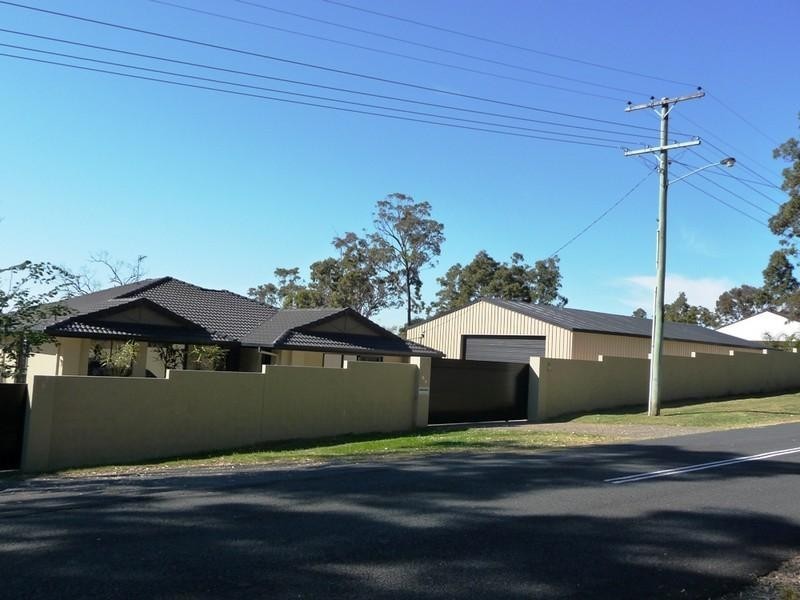 64 Castle Hill Drive South, Gaven QLD 4211