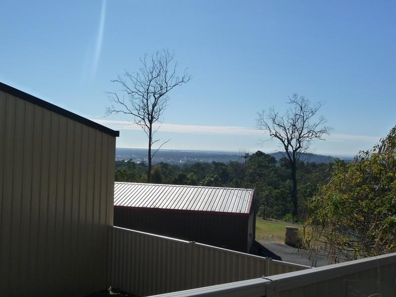 64 Castle Hill Drive South, Gaven QLD 4211