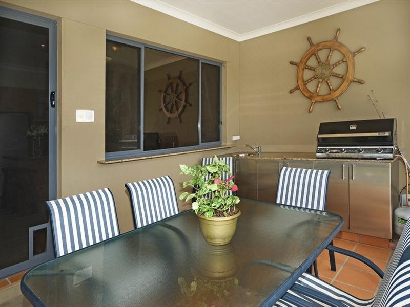 39 Lee-Anne Crescent, Helensvale QLD 4212