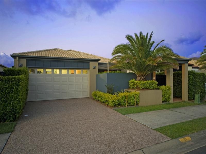 39 Lee-Anne Crescent, Helensvale QLD 4212
