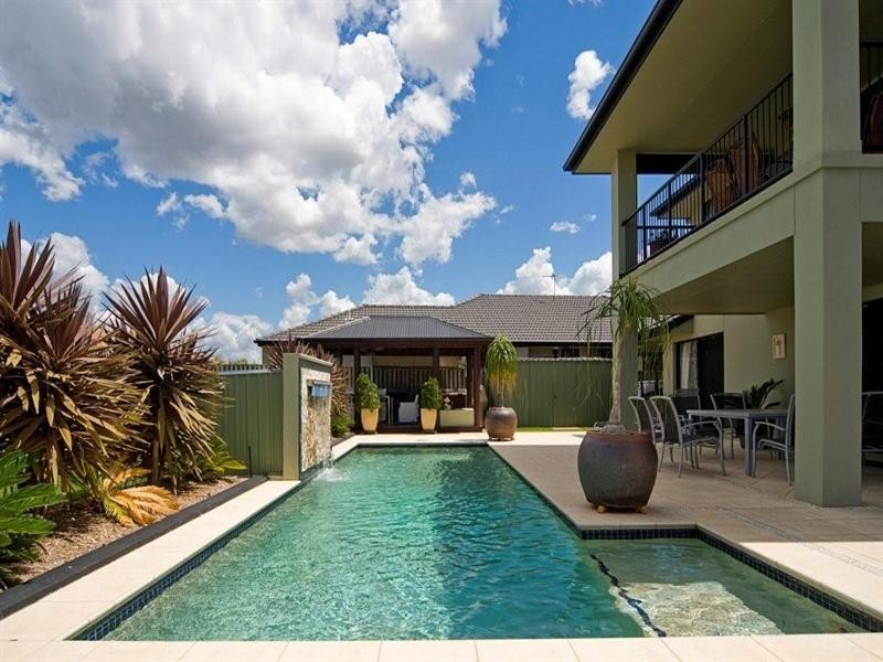 6 Princeton Street, Oxenford QLD 4210