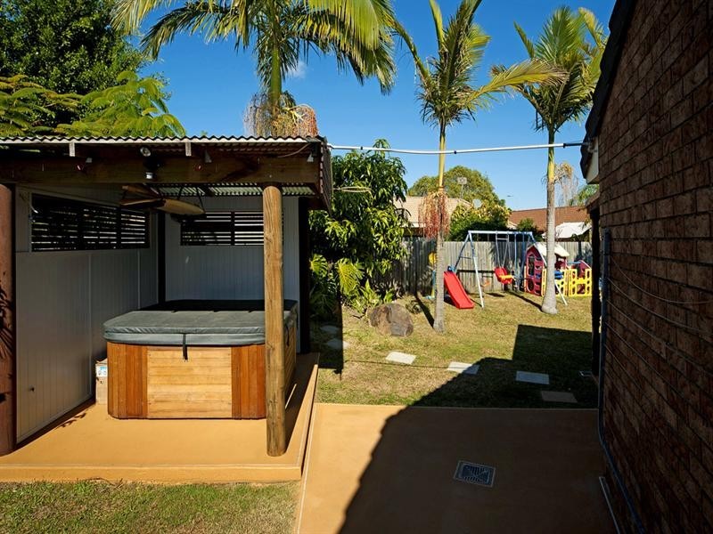 2/3 Echidna Court, Coombabah QLD 4216