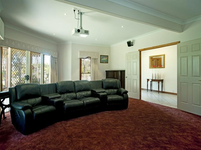 20 Warrego Way, Helensvale QLD 4212