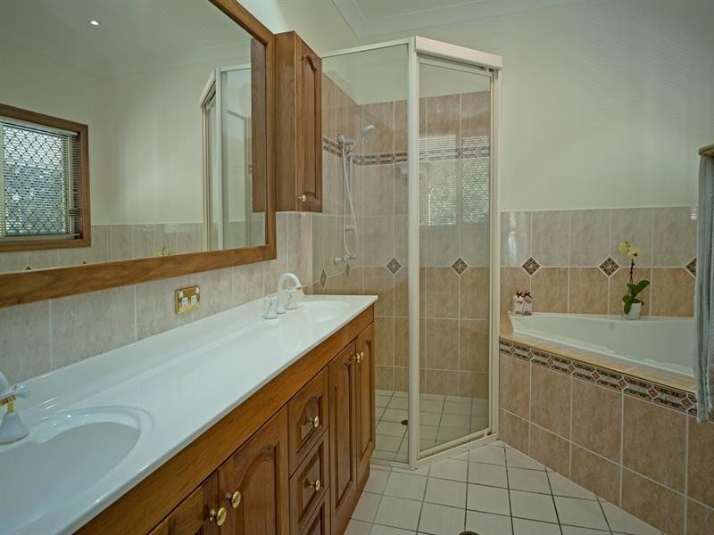 20 Warrego Way, Helensvale QLD 4212