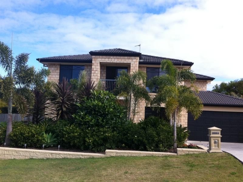 2 Cobbler Court, Pacific Pines QLD 4211