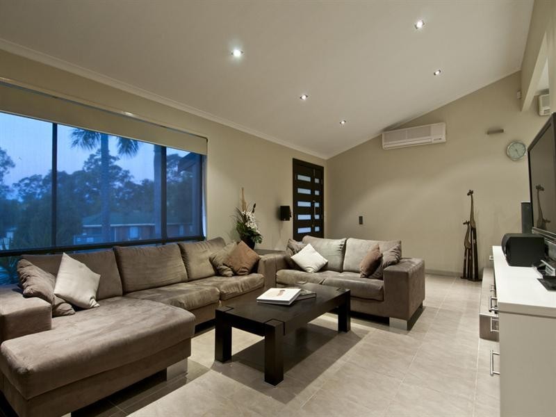 216 Discovery Drive, Helensvale QLD 4212