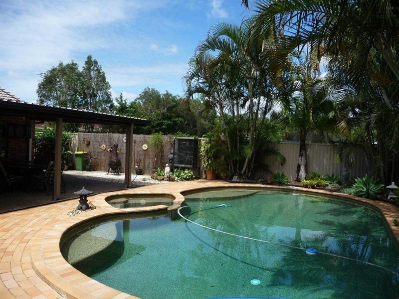 4 Arlene Park Terrace, Helensvale QLD 4212