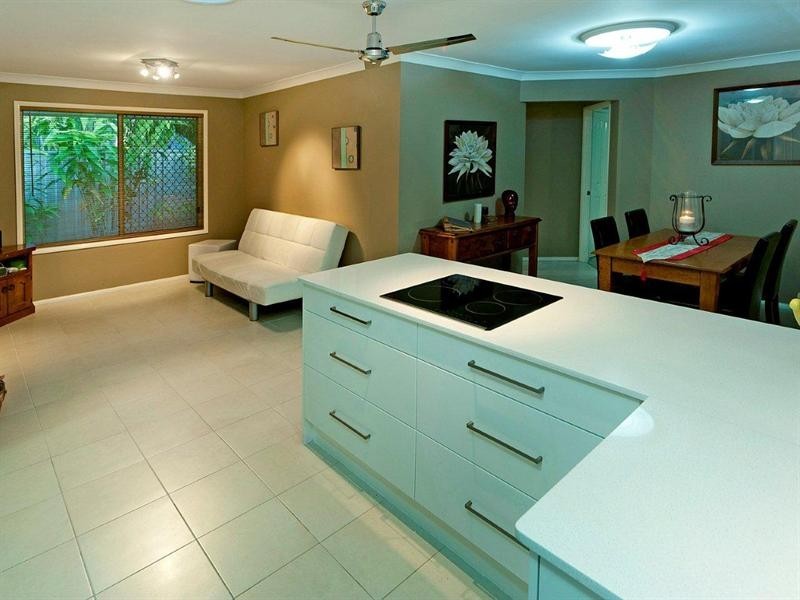 4 Arlene Park Terrace, Helensvale QLD 4212