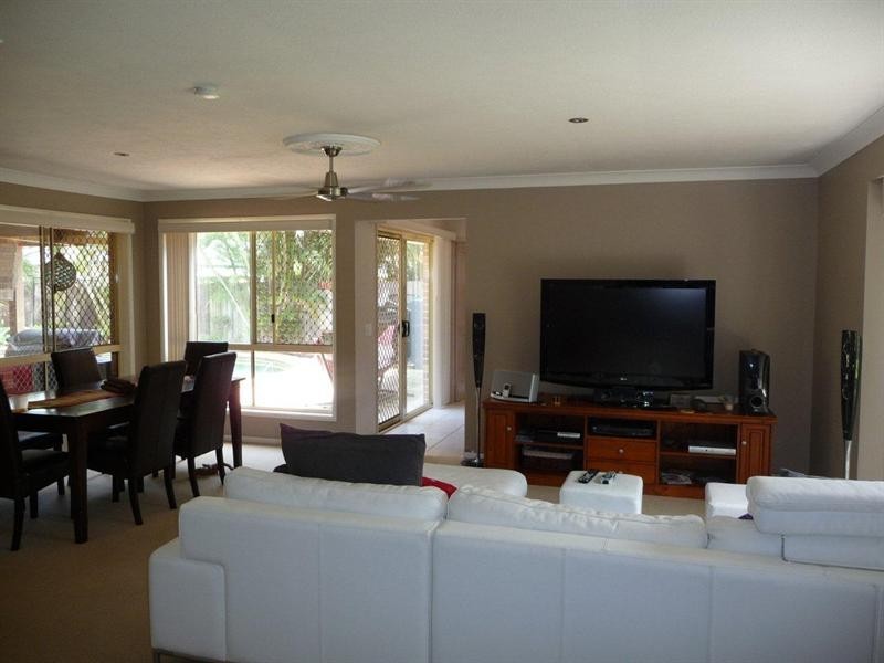 4 Arlene Park Terrace, Helensvale QLD 4212