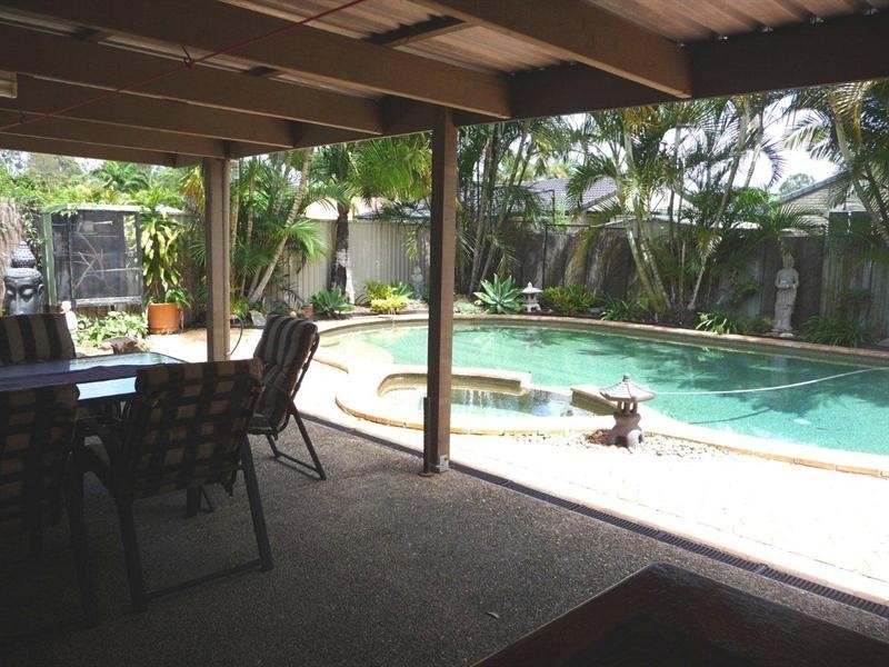 4 Arlene Park Terrace, Helensvale QLD 4212