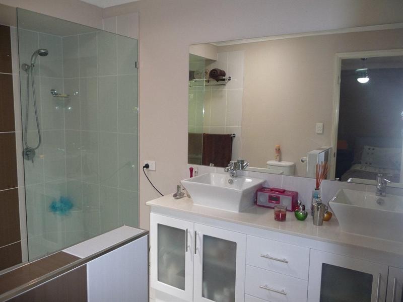 4 Arlene Park Terrace, Helensvale QLD 4212