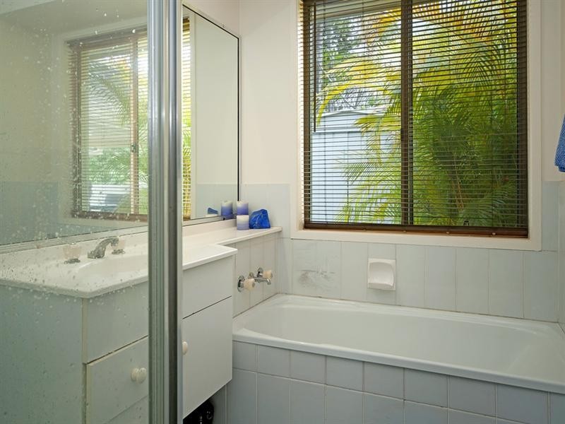 9 Tanunda Drive, Helensvale QLD 4212