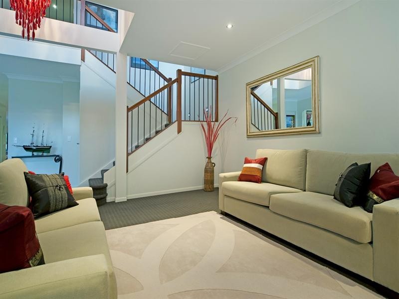 5 Waldorf Place, Maudsland QLD 4210