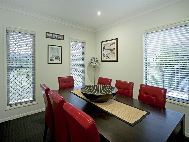 5 Waldorf Place, Maudsland QLD 4210