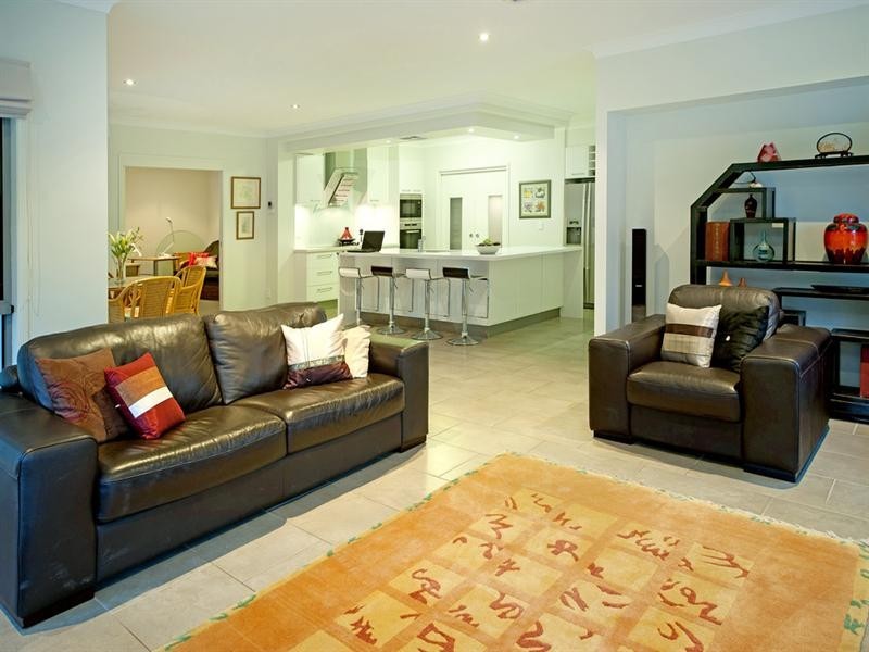 5 Waldorf Place, Maudsland QLD 4210