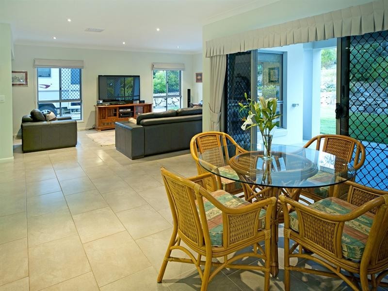 5 Waldorf Place, Maudsland QLD 4210