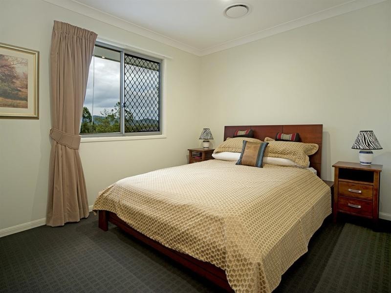 5 Waldorf Place, Maudsland QLD 4210