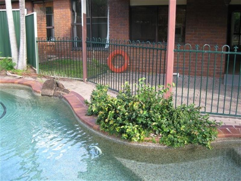 6 Midvale Court, Helensvale QLD 4212