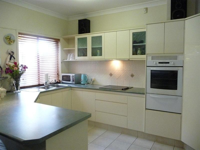 7 Shoreham Chase, Arundel QLD 4214