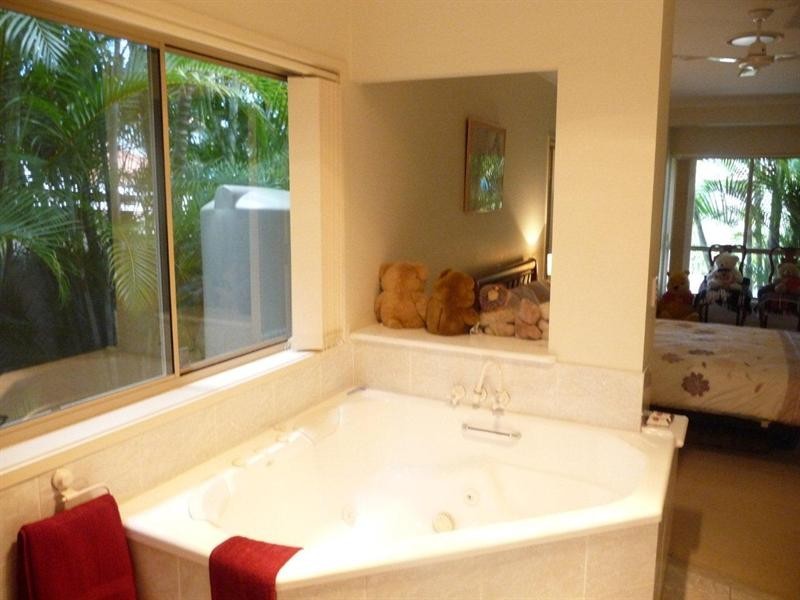 7 Shoreham Chase, Arundel QLD 4214