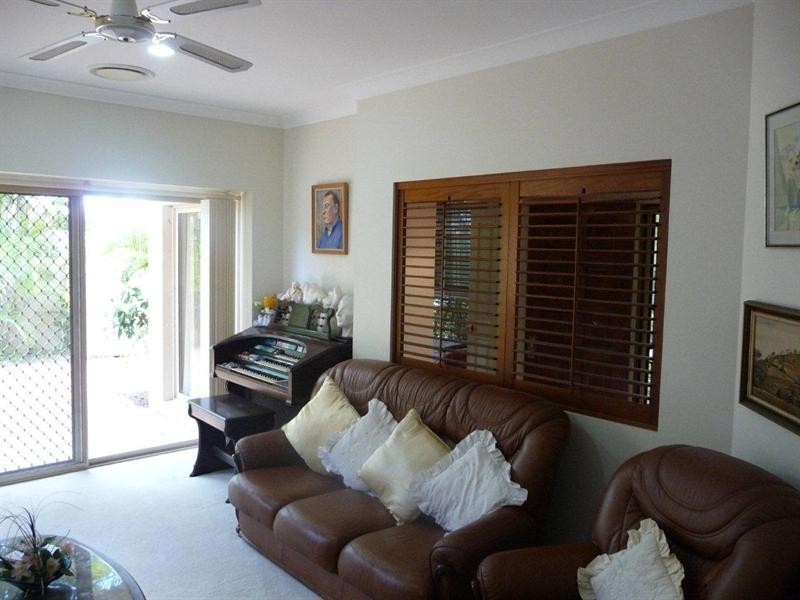 7 Shoreham Chase, Arundel QLD 4214